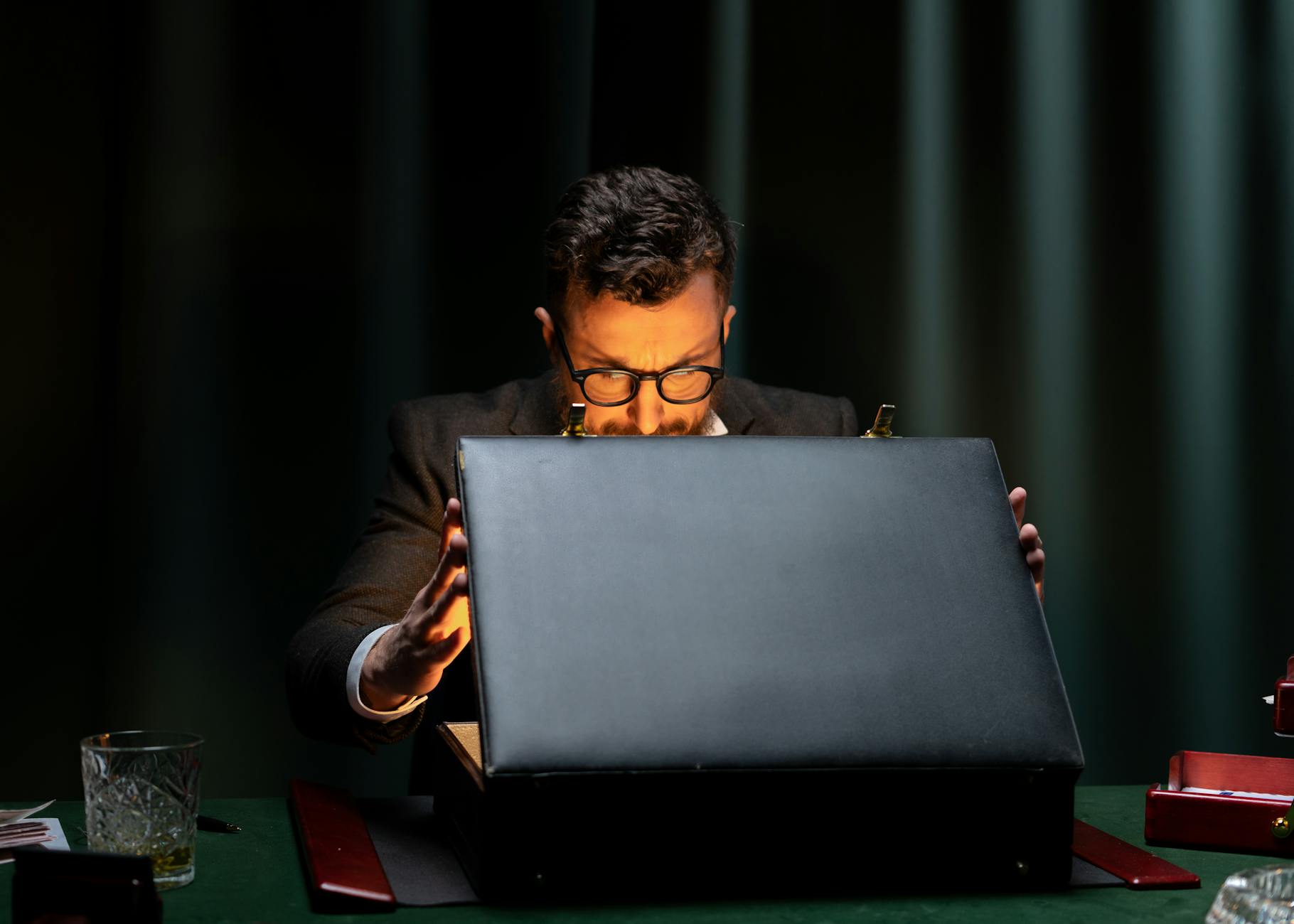 Ilustração técnica — Confidential Computing: Protegendo Dados em Uso
