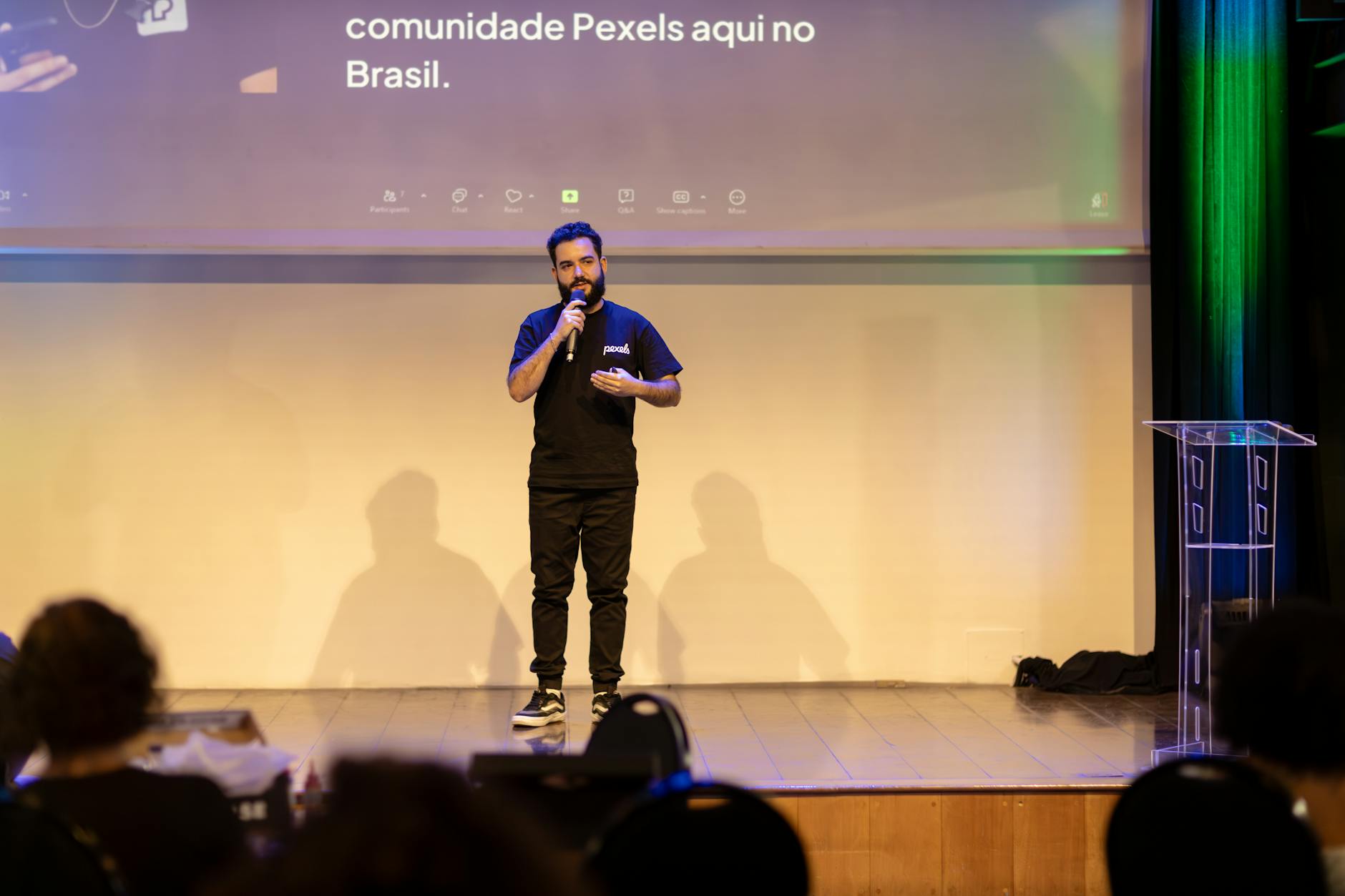 Ilustração técnica — IA Explicável (XAI): Tornando Algoritmos Mais Transparentes