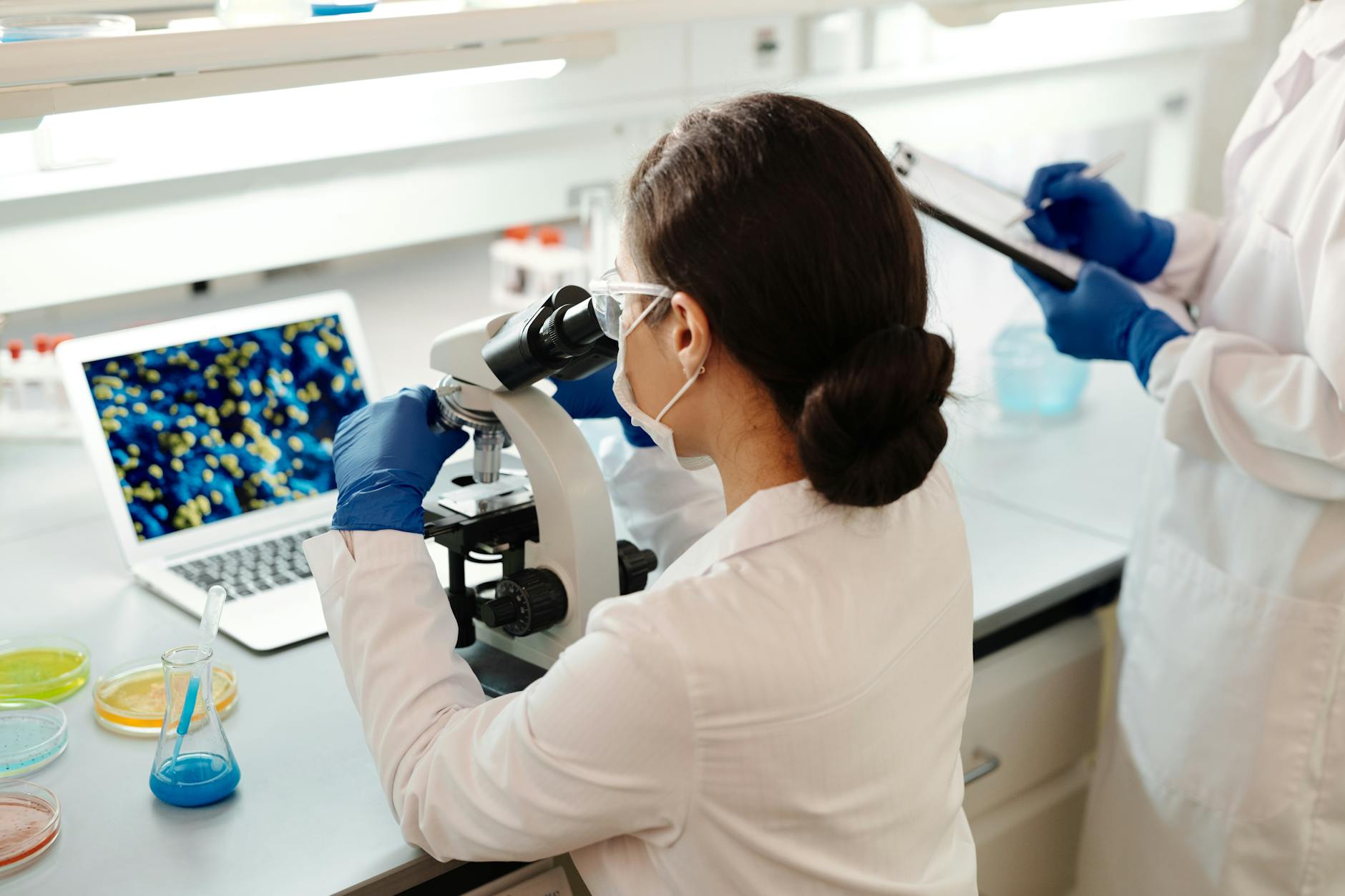 Imagem de capa — Observabilidade em Microserviços: Logs, Métricas e Traces